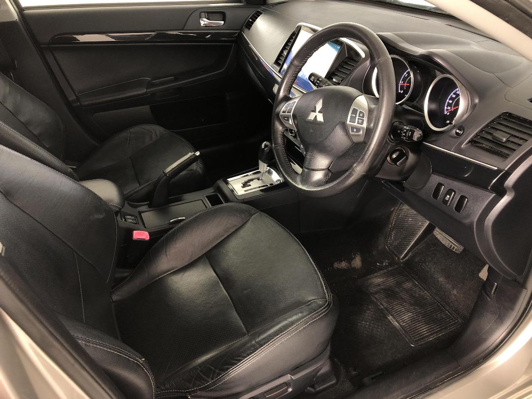 Photo '16' of Mitsubishi Lancer