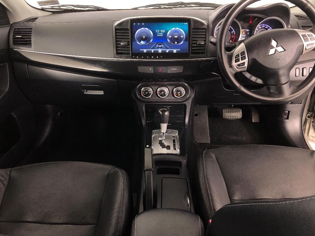 Photo '17' of Mitsubishi Lancer