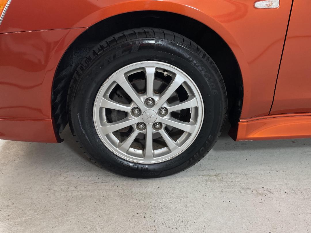 Photo '10' of Mitsubishi Lancer