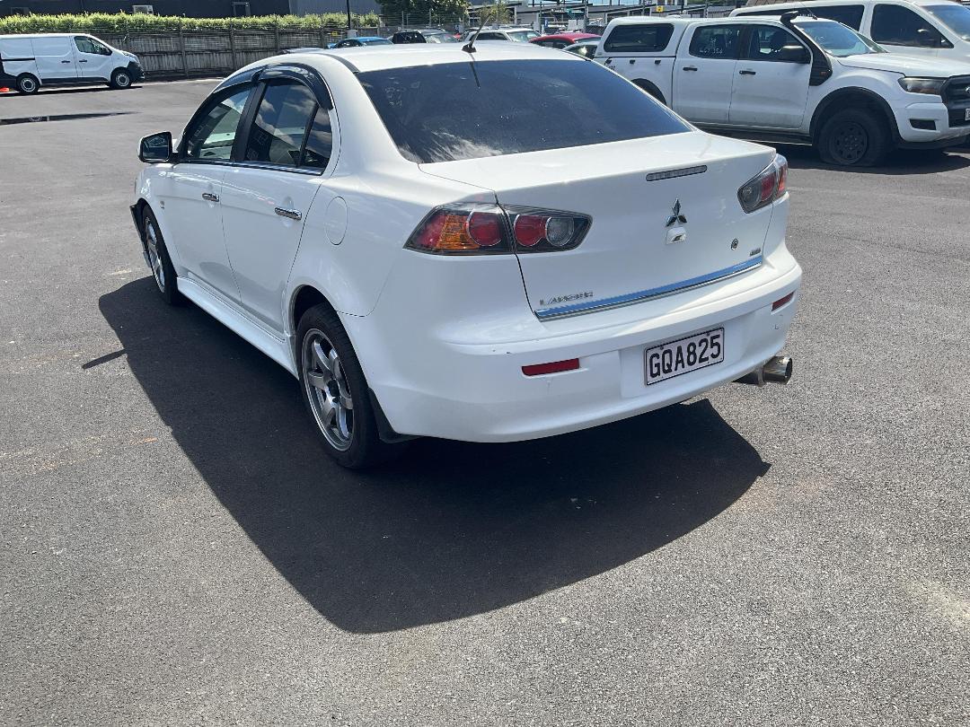 Photo '5' of Mitsubishi Lancer SEI Photo '5' of Mitsubishi Lancer SEI