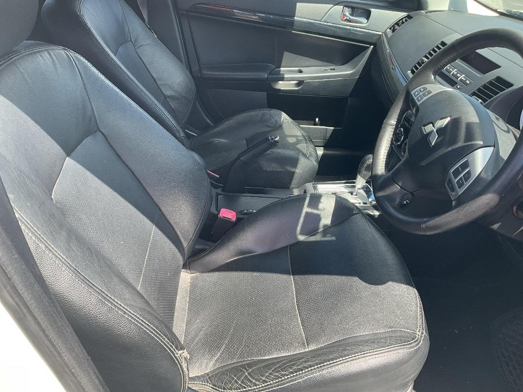 Photo '12' of Mitsubishi Lancer SEI Photo '12' of Mitsubishi Lancer SEI