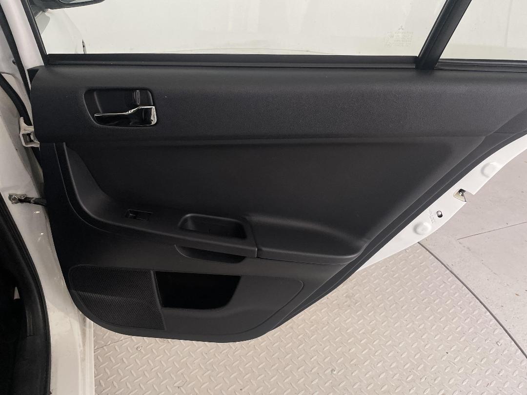 Photo '19' of Mitsubishi Lancer Photo '19' of Mitsubishi Lancer