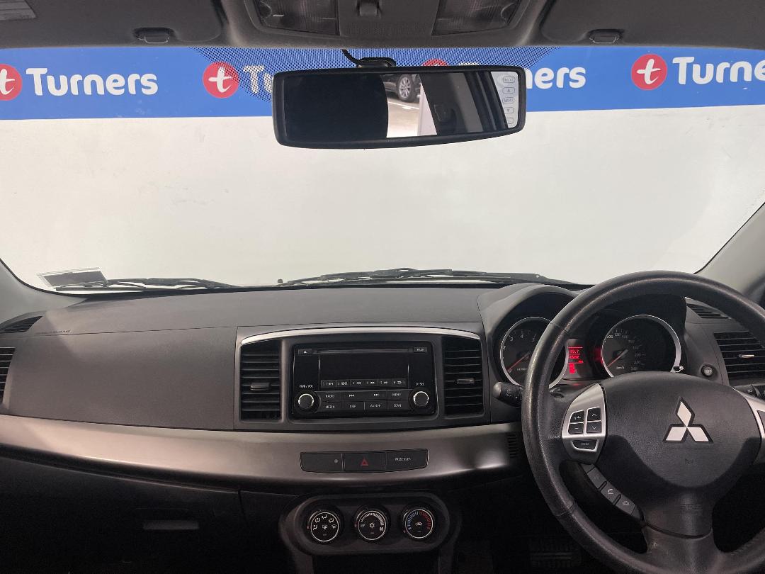 Photo '17' of Mitsubishi Lancer Photo '17' of Mitsubishi Lancer