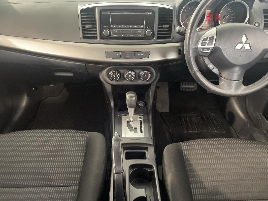 Photo '18' of Mitsubishi Lancer Photo '18' of Mitsubishi Lancer