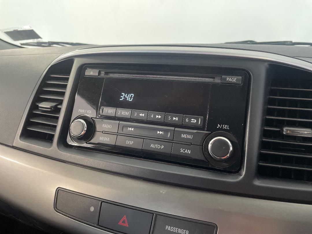 Photo '30' of Mitsubishi Lancer Photo '30' of Mitsubishi Lancer