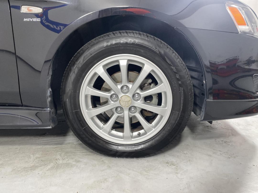 Photo '9' of Mitsubishi Lancer Photo '9' of Mitsubishi Lancer