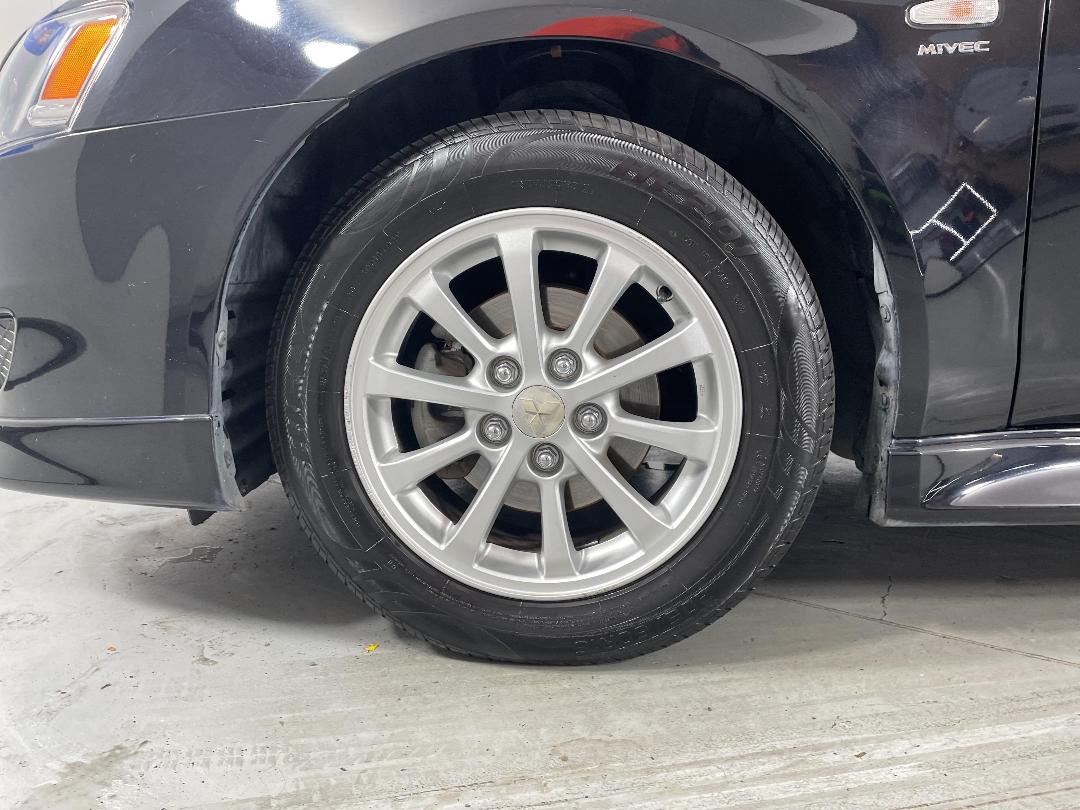 Photo '10' of Mitsubishi Lancer Photo '10' of Mitsubishi Lancer