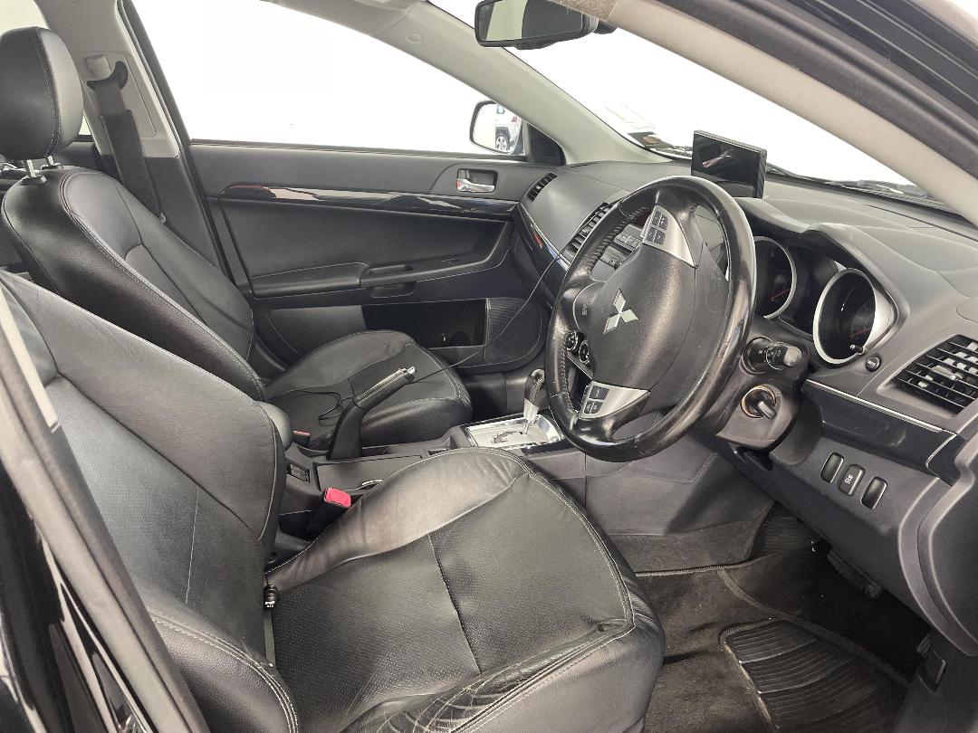 Photo '16' of Mitsubishi Lancer Photo '16' of Mitsubishi Lancer