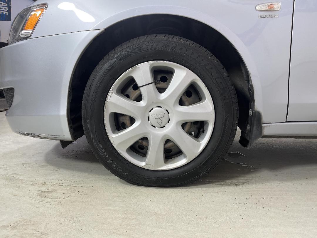 Photo '10' of Mitsubishi Lancer