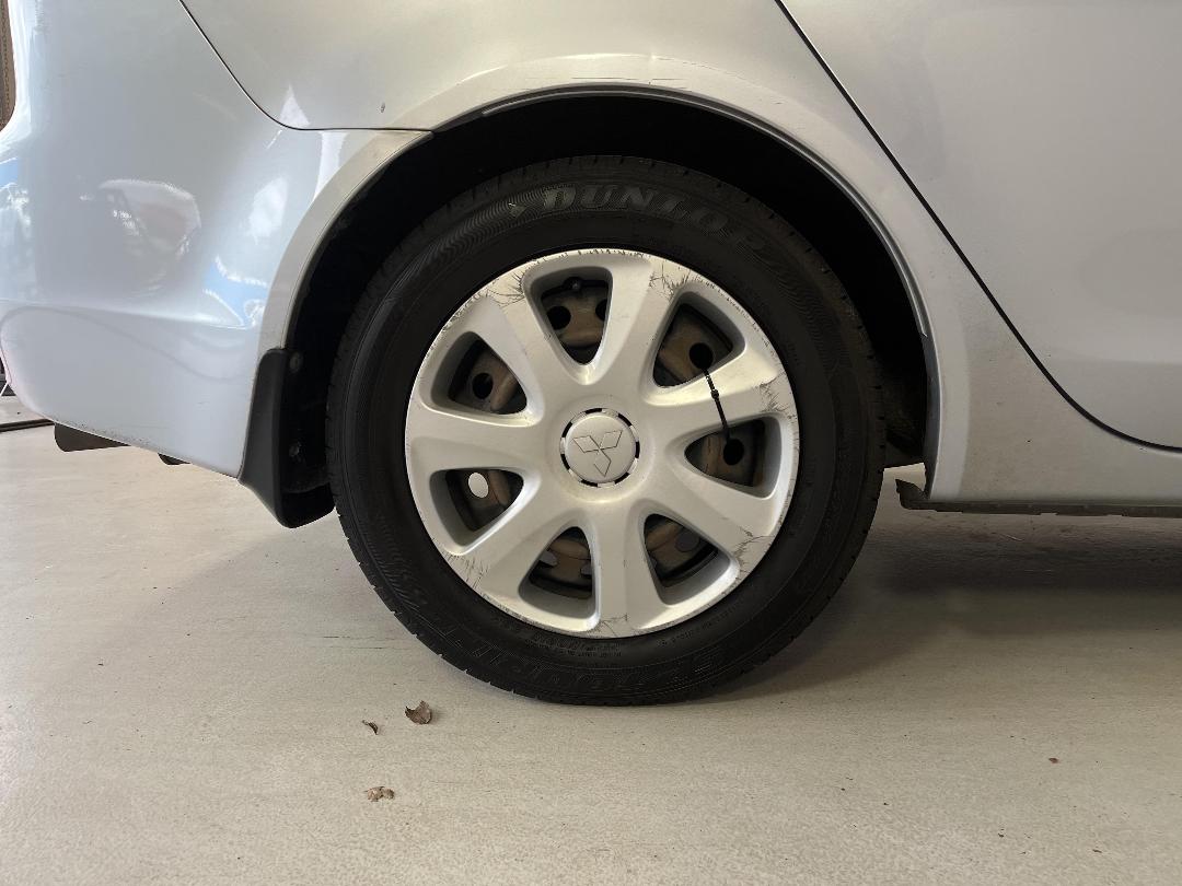 Photo '12' of Mitsubishi Lancer