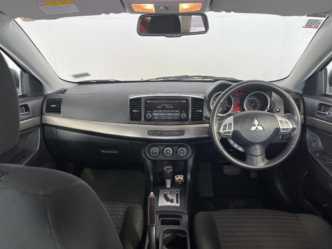 Photo '17' of Mitsubishi Lancer