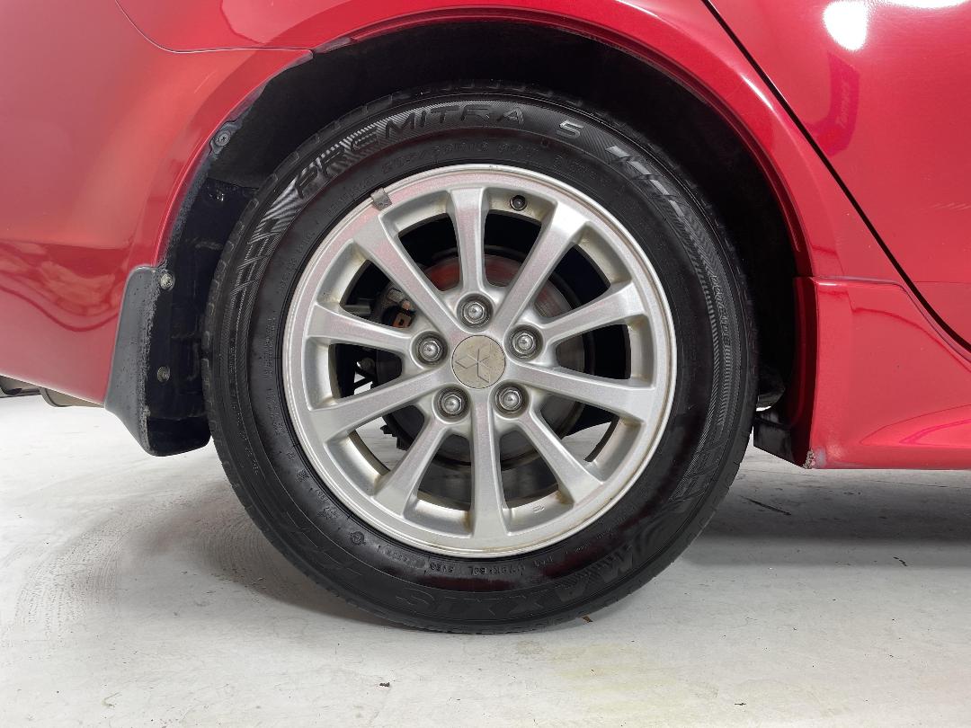 Photo '12' of Mitsubishi Lancer Photo '12' of Mitsubishi Lancer