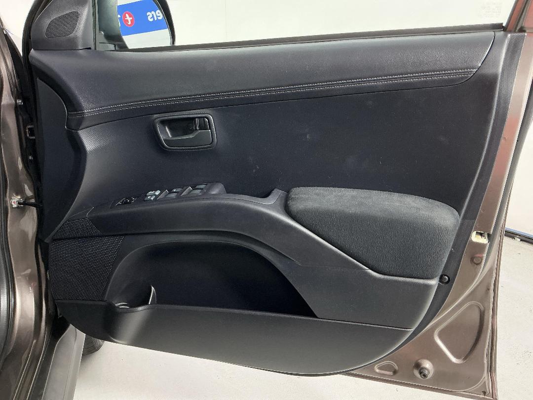 Photo '15' of Mitsubishi Outlander