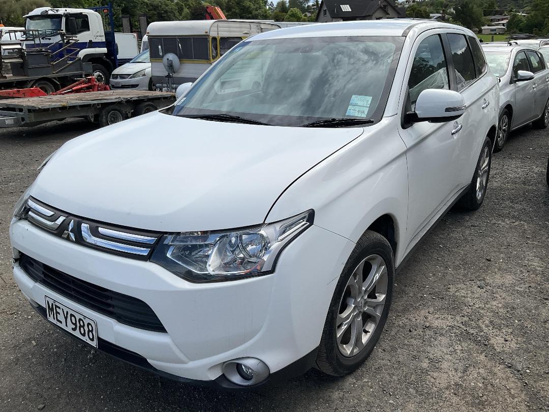 Photo '4' of Mitsubishi Outlander Photo '4' of Mitsubishi Outlander