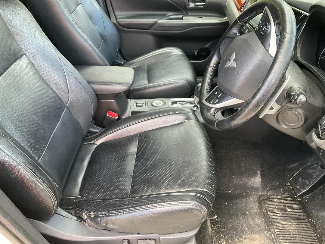 Photo '12' of Mitsubishi Outlander Photo '12' of Mitsubishi Outlander