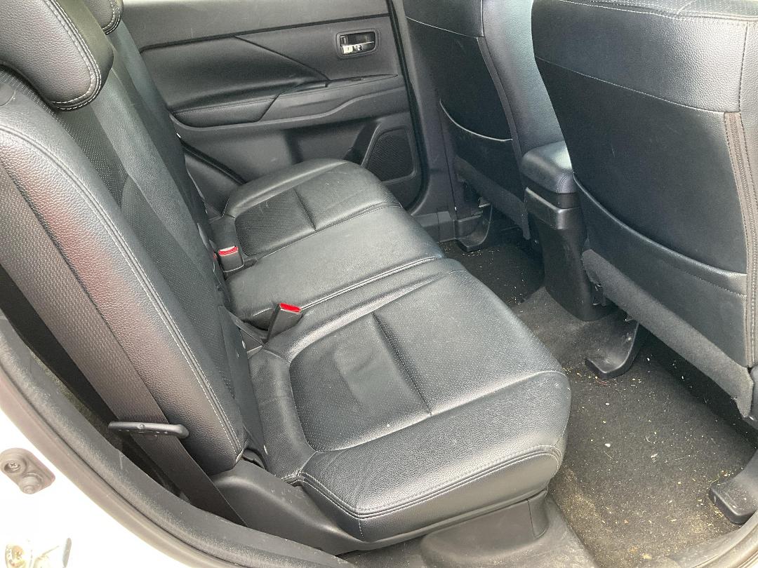 Photo '13' of Mitsubishi Outlander Photo '13' of Mitsubishi Outlander