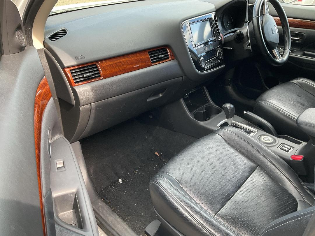 Photo '16' of Mitsubishi Outlander Photo '16' of Mitsubishi Outlander