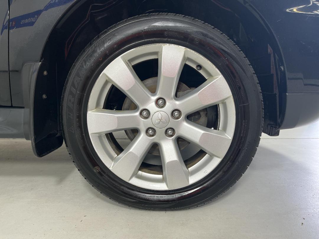 Photo '9' of Mitsubishi Outlander Photo '9' of Mitsubishi Outlander