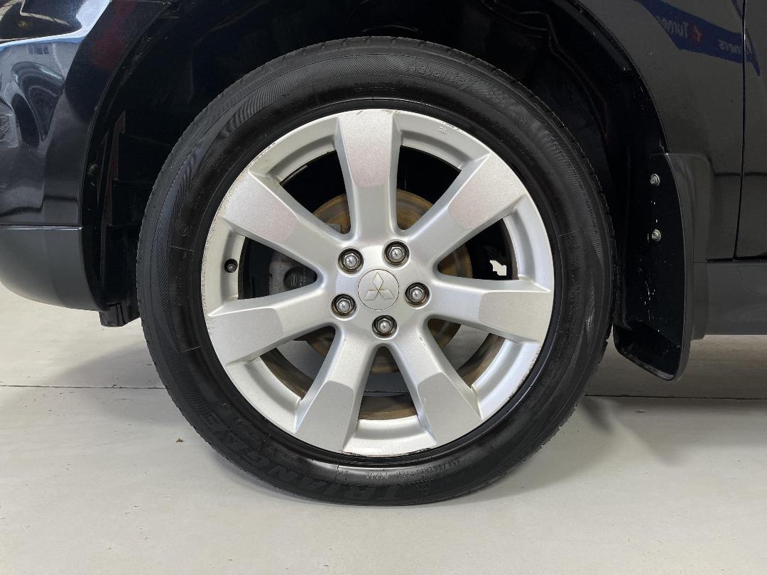 Photo '10' of Mitsubishi Outlander Photo '10' of Mitsubishi Outlander