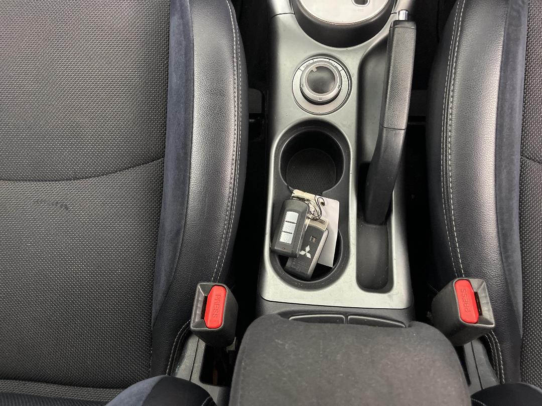 Photo '23' of Mitsubishi Outlander Photo '23' of Mitsubishi Outlander