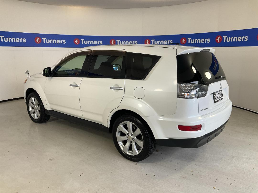 Photo '5' of Mitsubishi Outlander Photo '5' of Mitsubishi Outlander