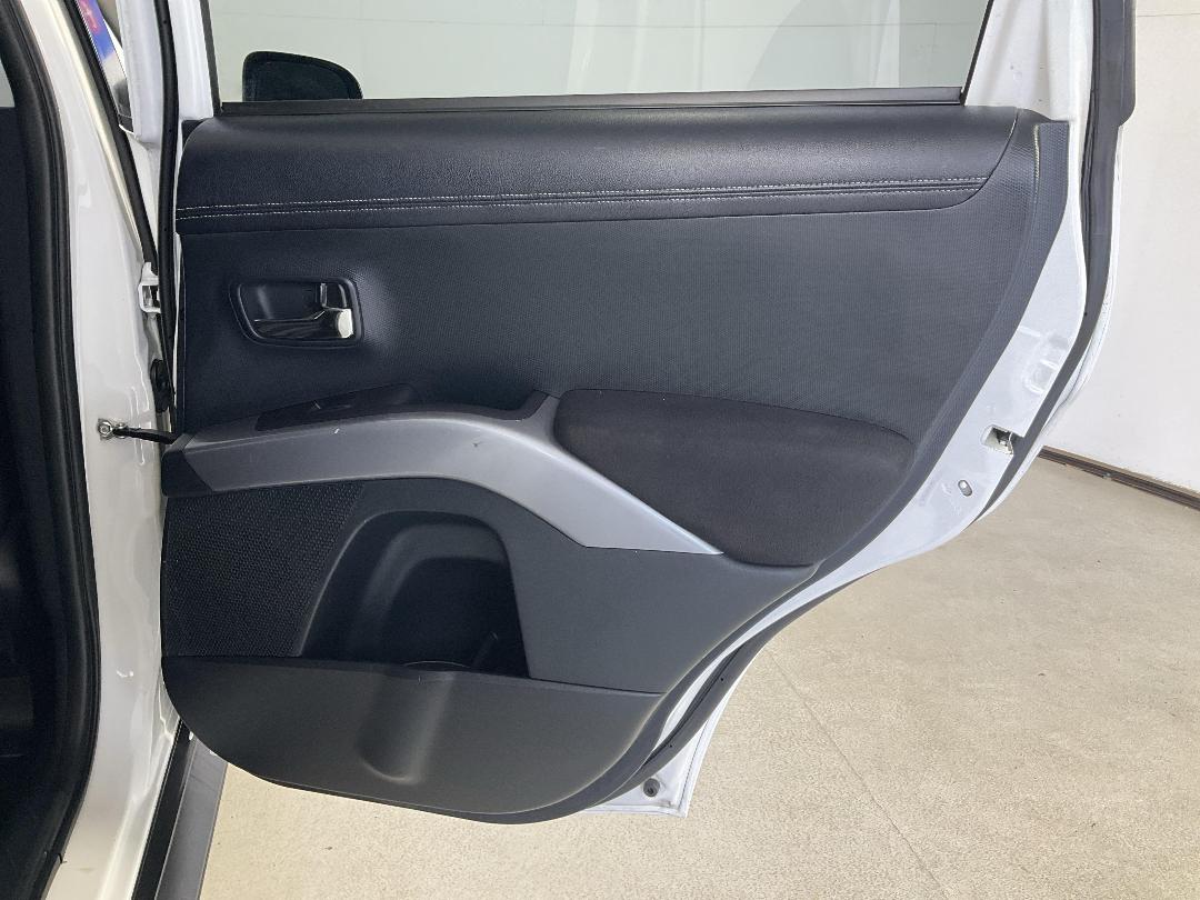 Photo '19' of Mitsubishi Outlander Photo '19' of Mitsubishi Outlander