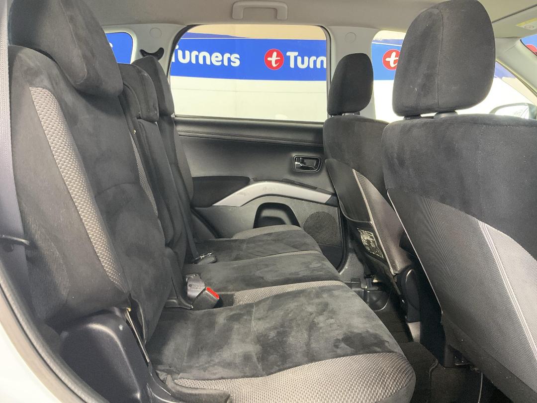 Photo '20' of Mitsubishi Outlander Photo '20' of Mitsubishi Outlander