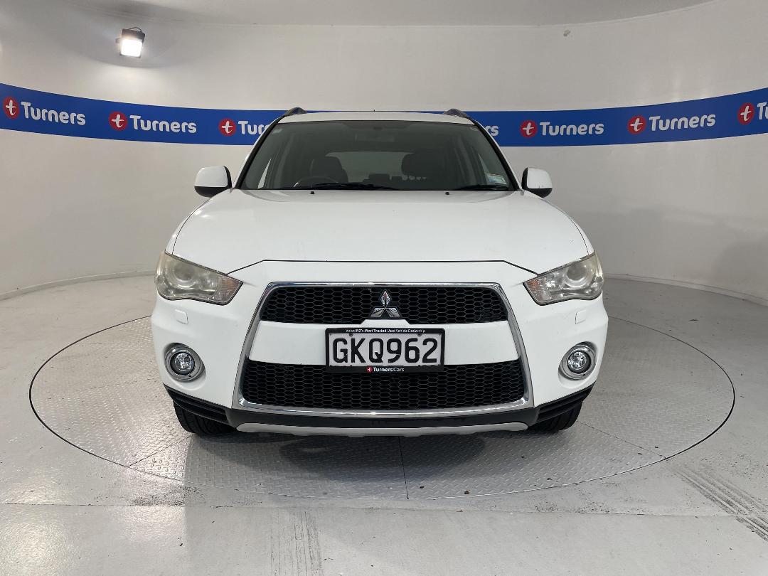 Photo '2' of Mitsubishi Outlander Photo '2' of Mitsubishi Outlander