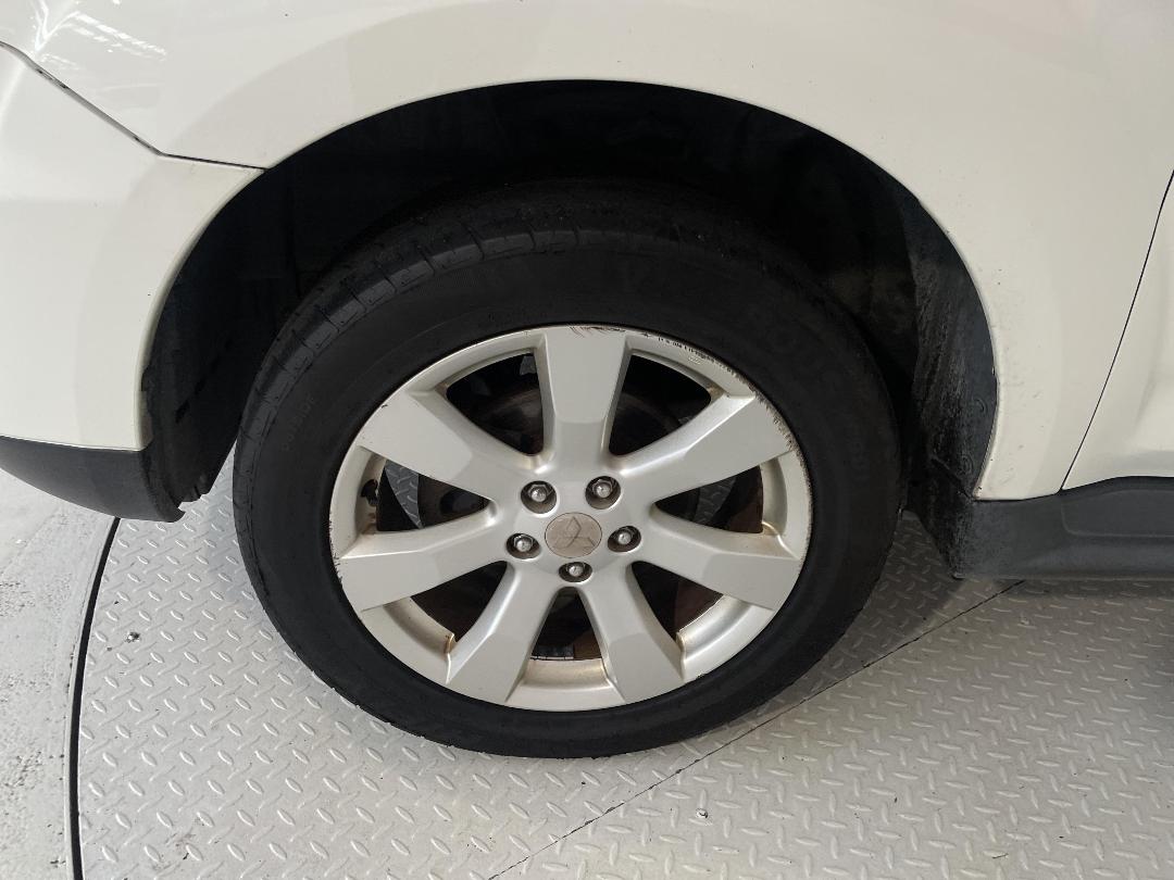 Photo '10' of Mitsubishi Outlander Photo '10' of Mitsubishi Outlander