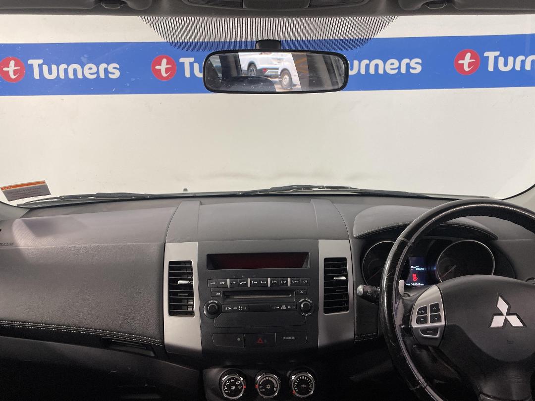 Photo '17' of Mitsubishi Outlander Photo '17' of Mitsubishi Outlander