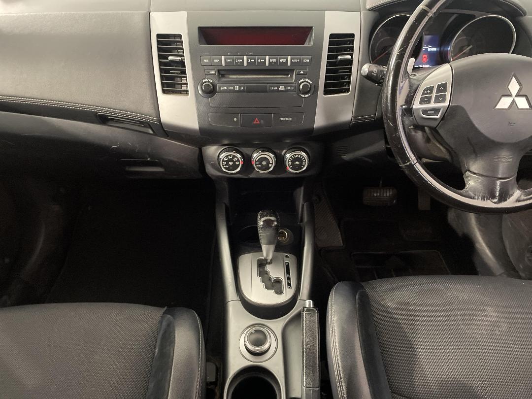 Photo '18' of Mitsubishi Outlander Photo '18' of Mitsubishi Outlander