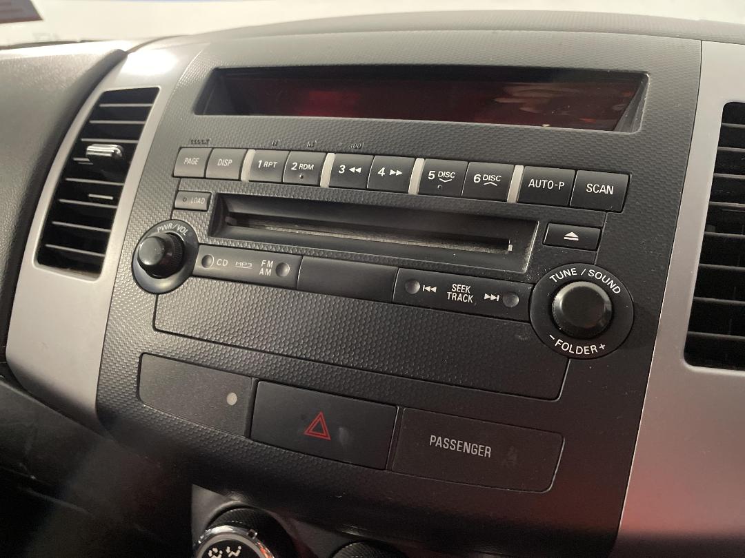 Photo '29' of Mitsubishi Outlander Photo '29' of Mitsubishi Outlander