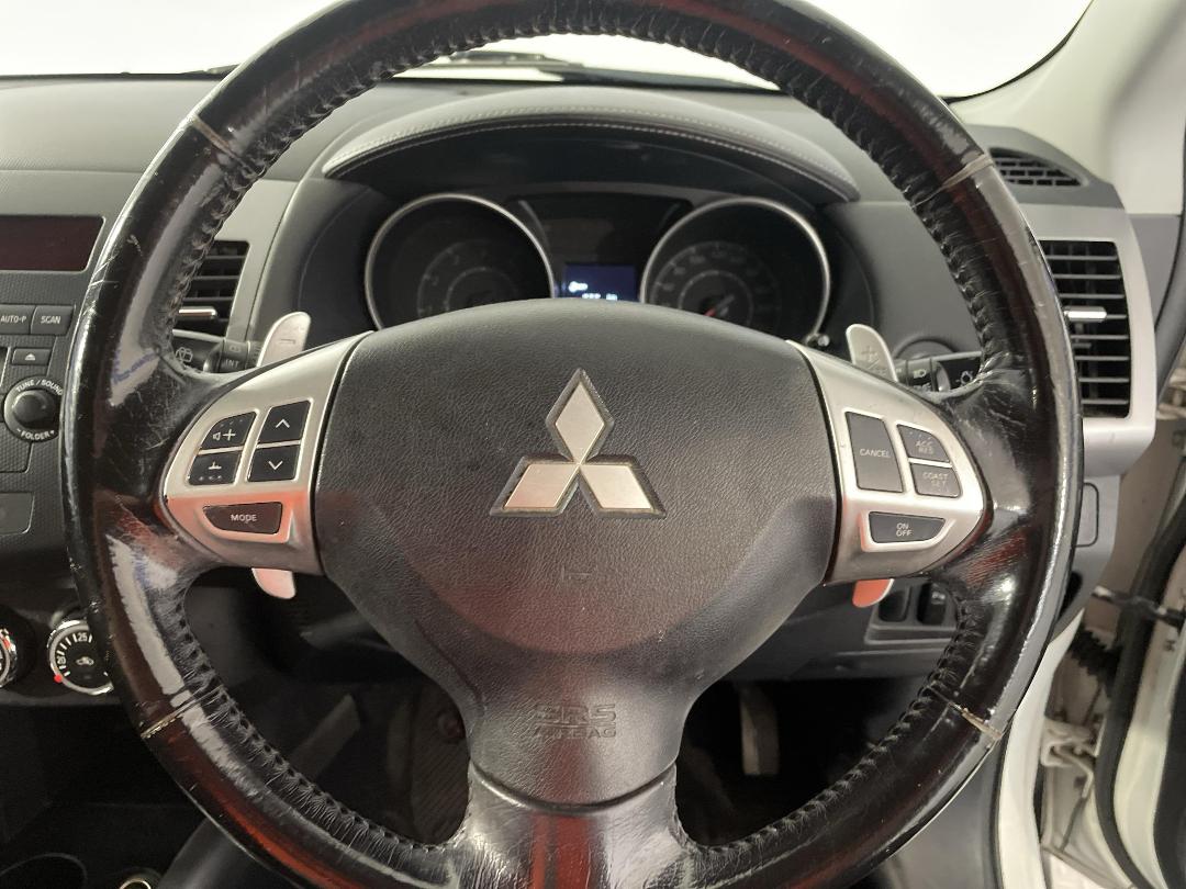 Photo '28' of Mitsubishi Outlander Photo '28' of Mitsubishi Outlander