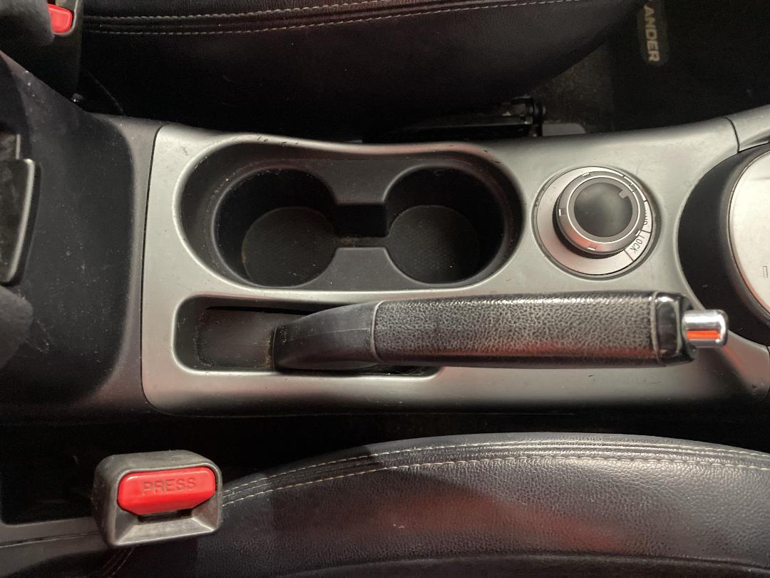 Photo '32' of Mitsubishi Outlander Photo '32' of Mitsubishi Outlander