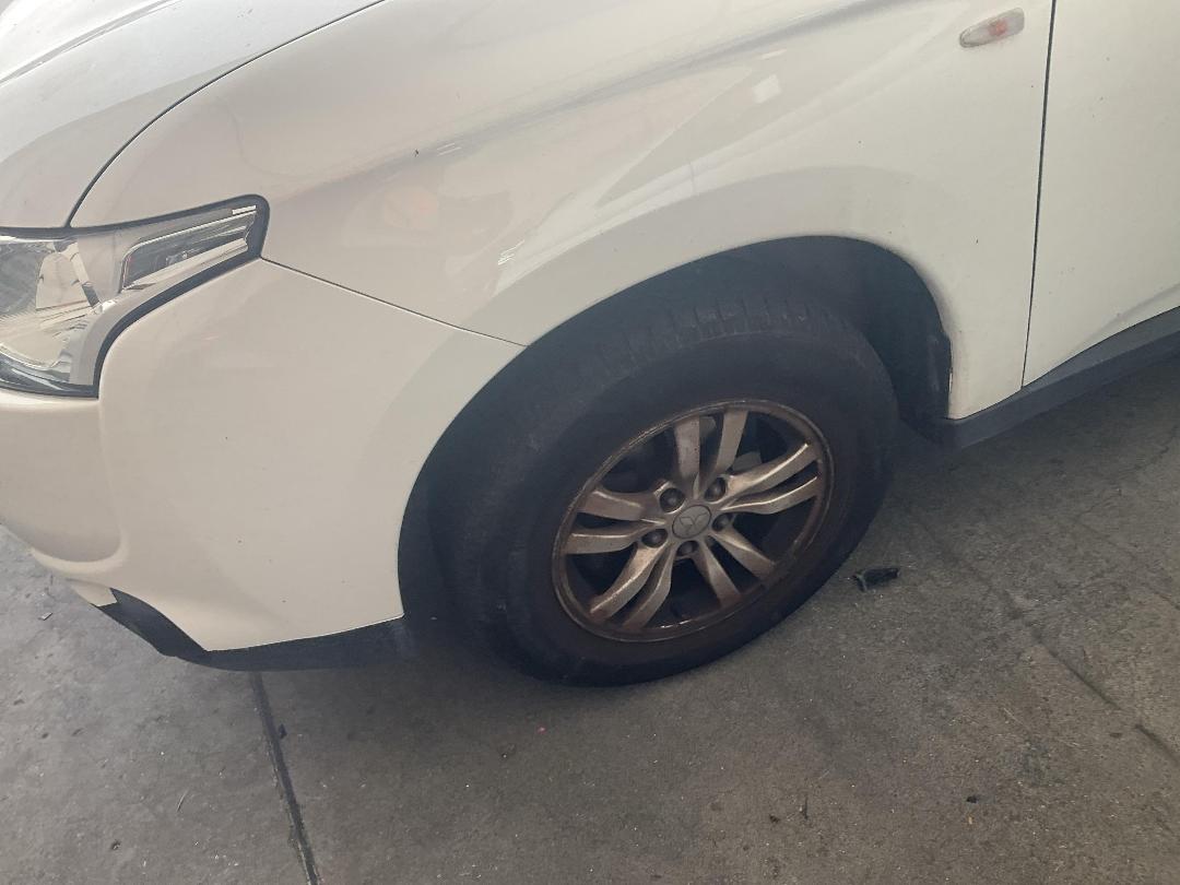 Photo '6' of Mitsubishi Outlander LS