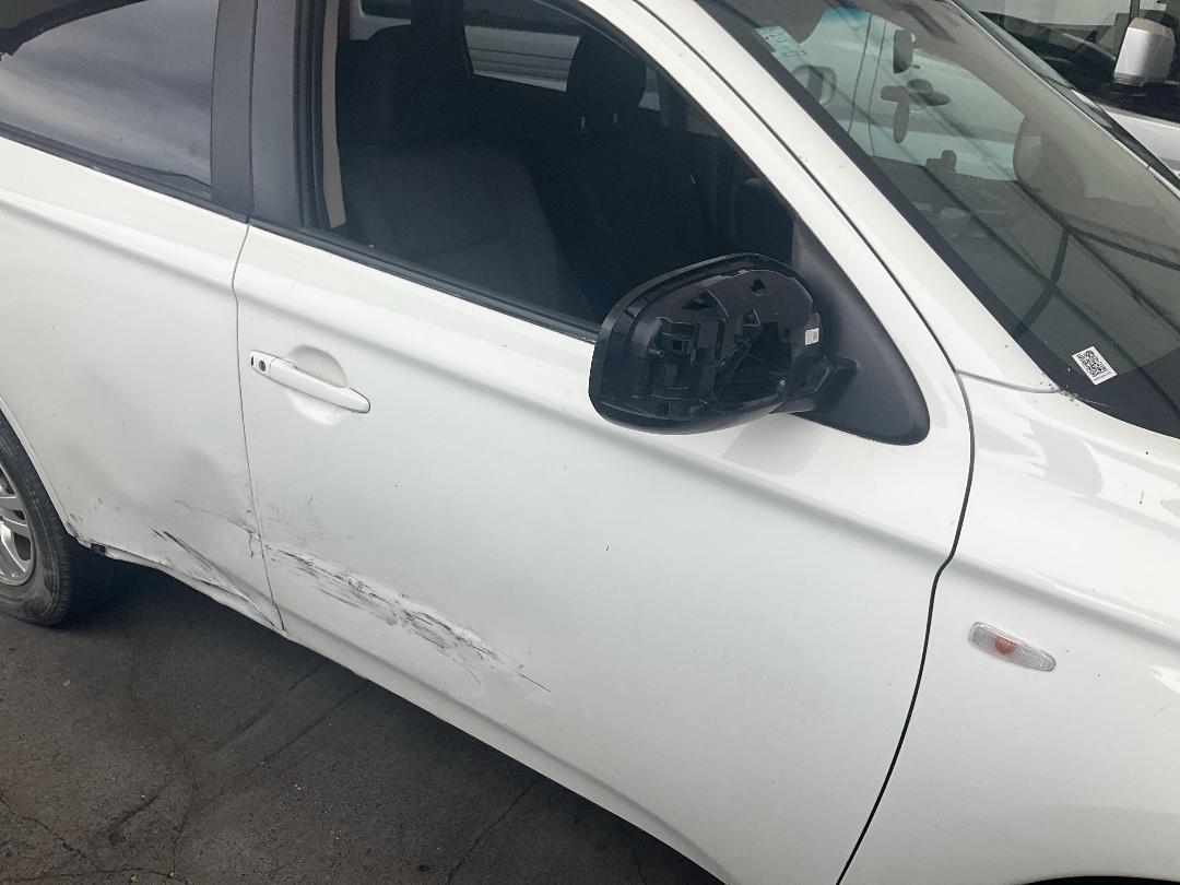 Photo '3' of Mitsubishi Outlander LS