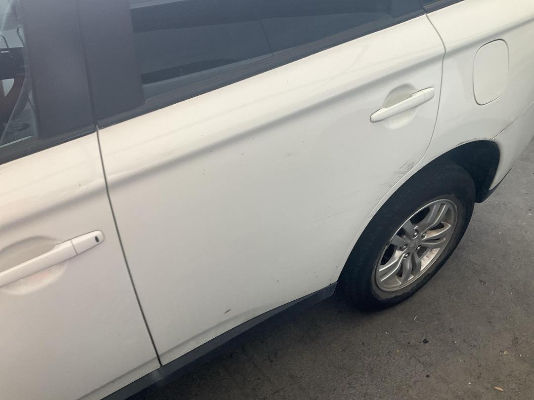 Photo '8' of Mitsubishi Outlander LS