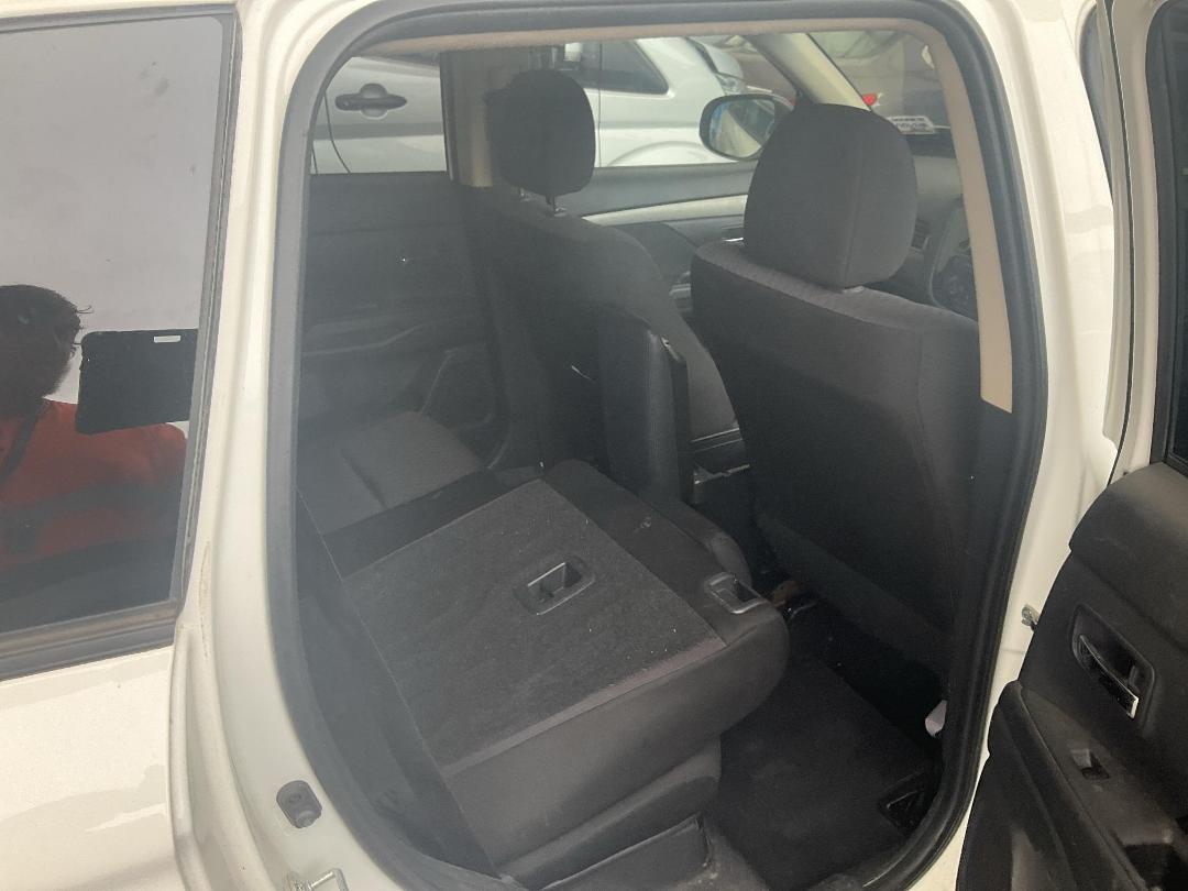 Photo '19' of Mitsubishi Outlander LS