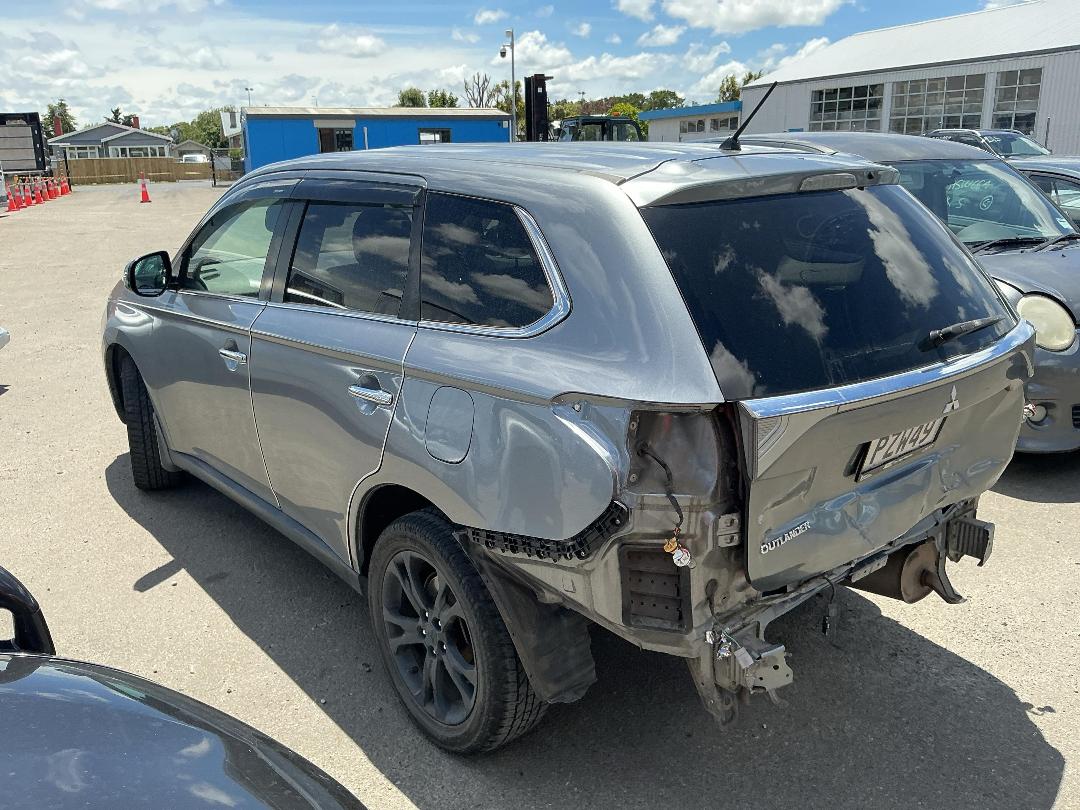 Photo '4' of Mitsubishi Outlander