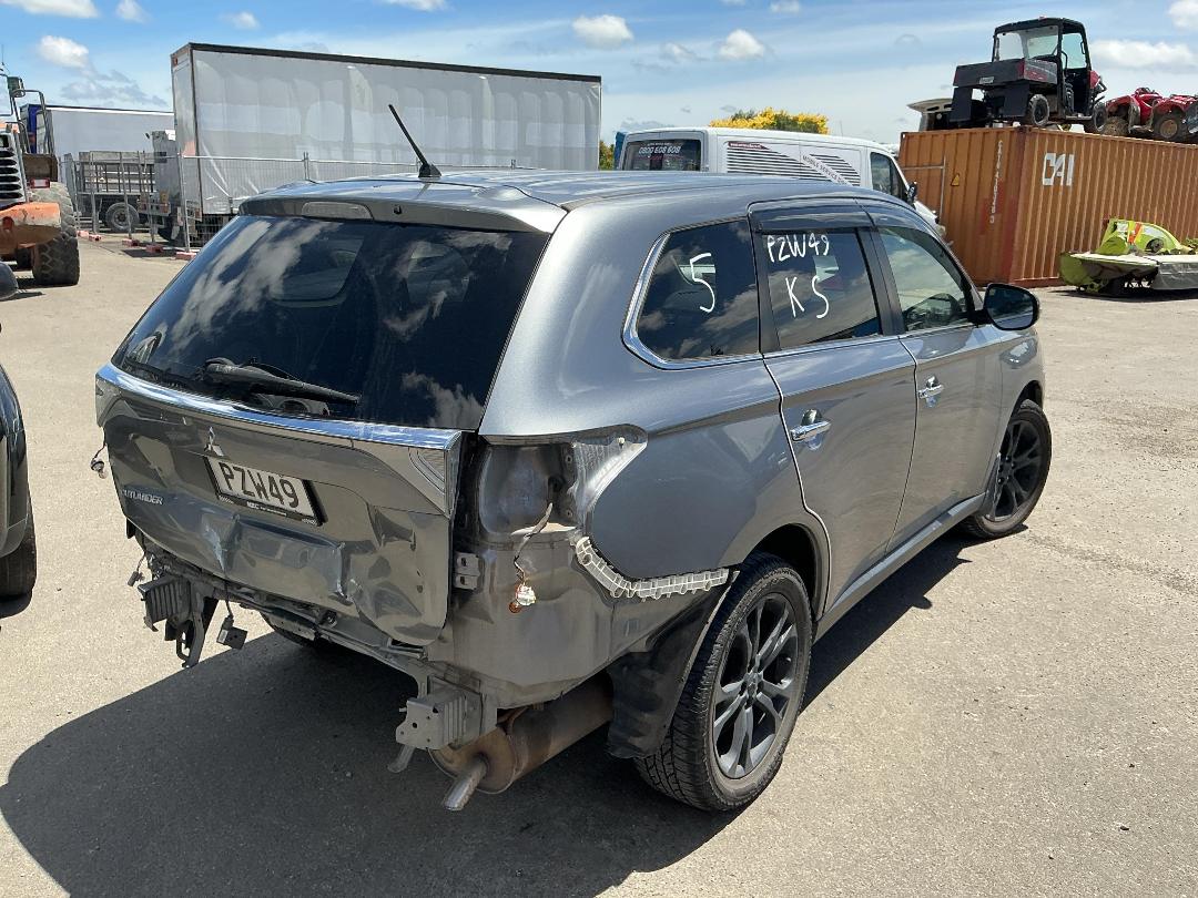 Photo '6' of Mitsubishi Outlander