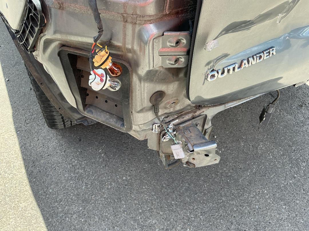 Photo '8' of Mitsubishi Outlander