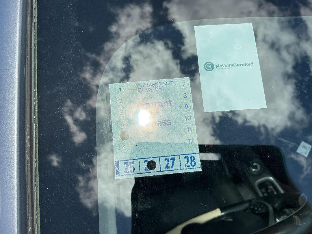 Photo '18' of Mitsubishi Outlander