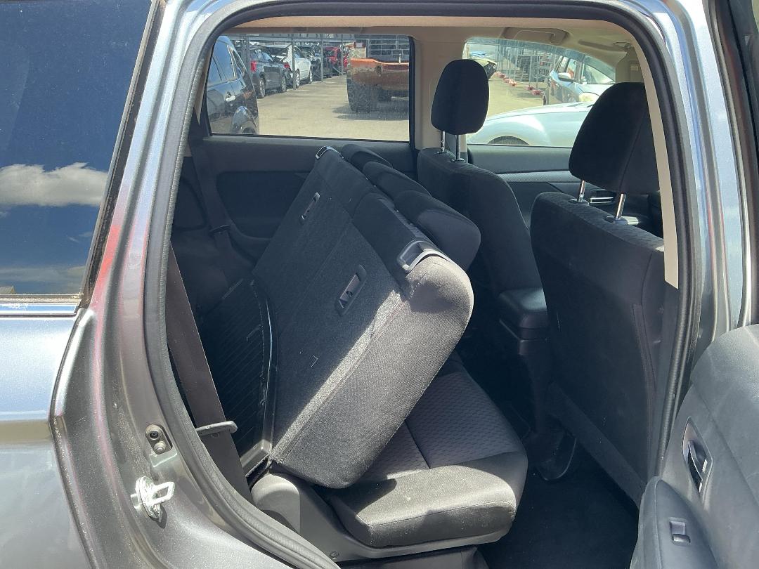 Photo '16' of Mitsubishi Outlander