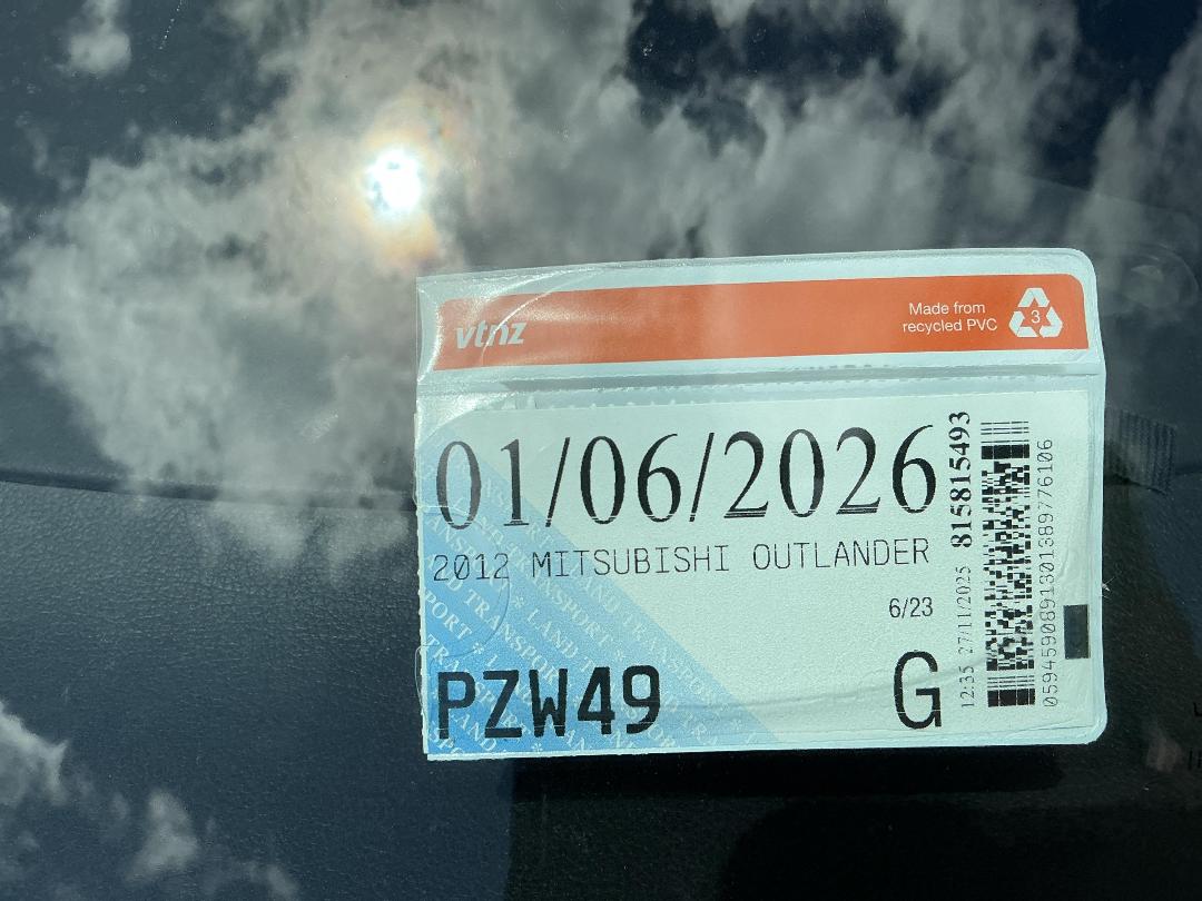 Photo '19' of Mitsubishi Outlander