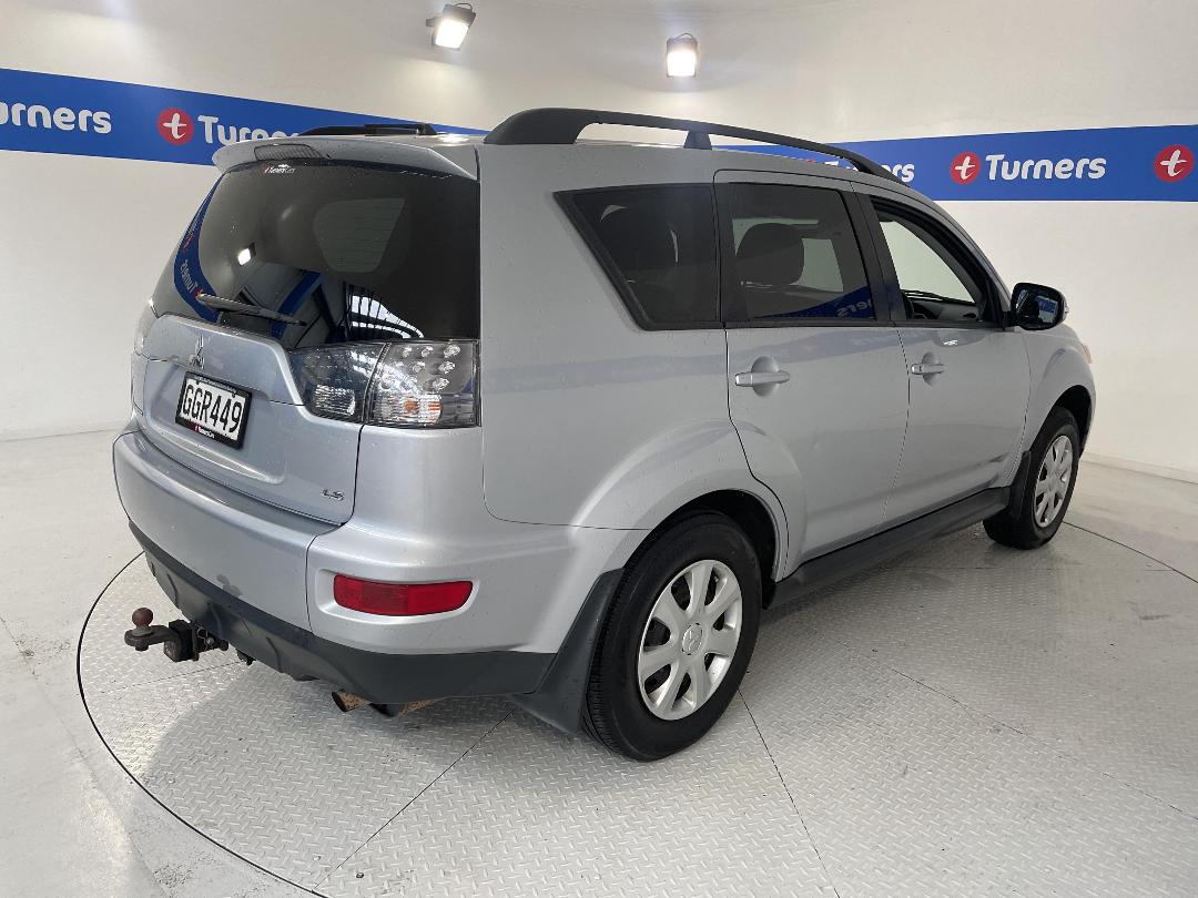 Photo '7' of Mitsubishi Outlander