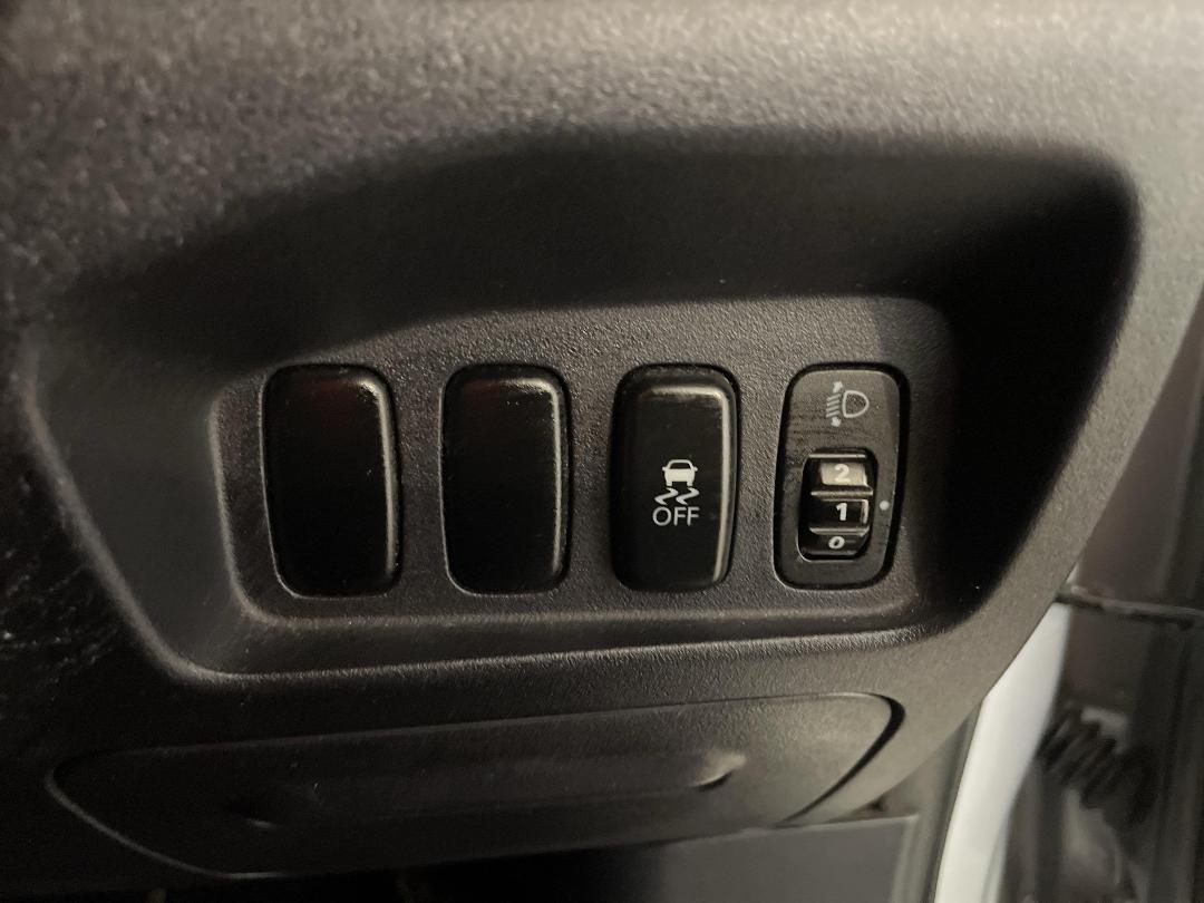 Photo '24' of Mitsubishi Outlander