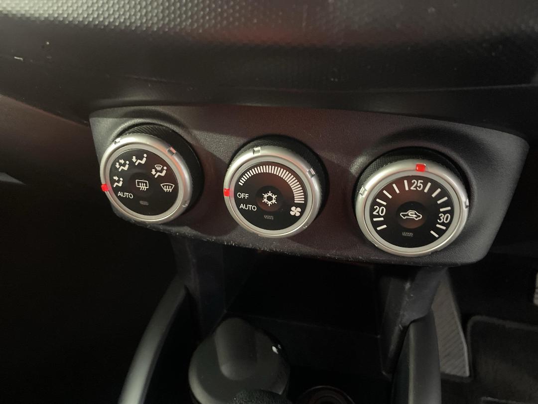 Photo '28' of Mitsubishi Outlander