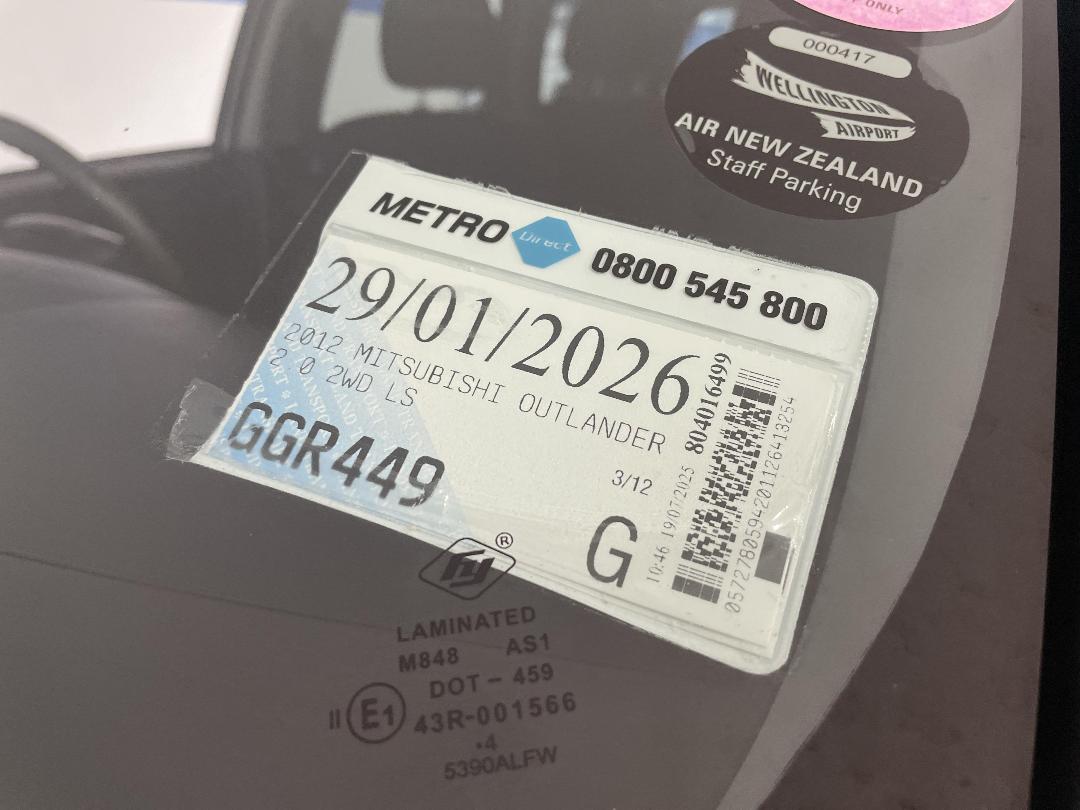 Photo '32' of Mitsubishi Outlander