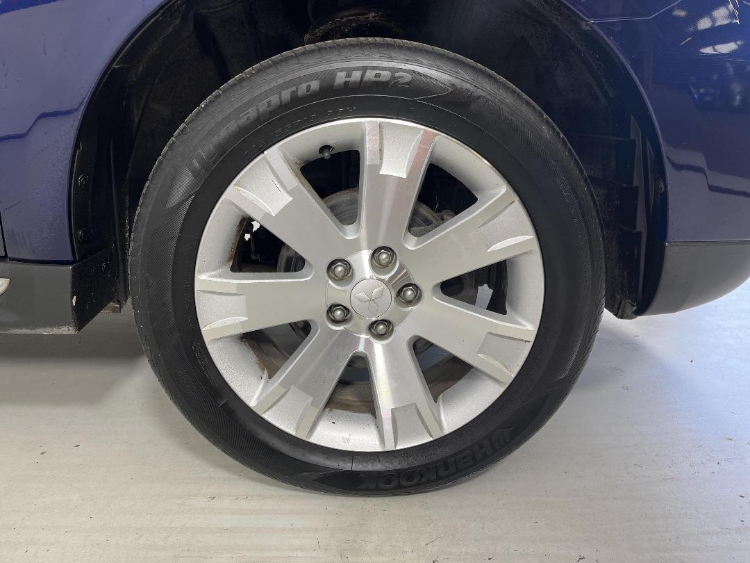 Photo '9' of Mitsubishi Outlander