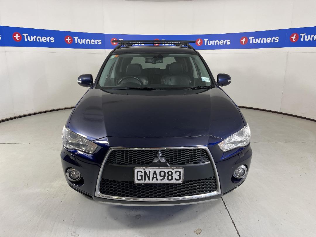 Photo '2' of Mitsubishi Outlander